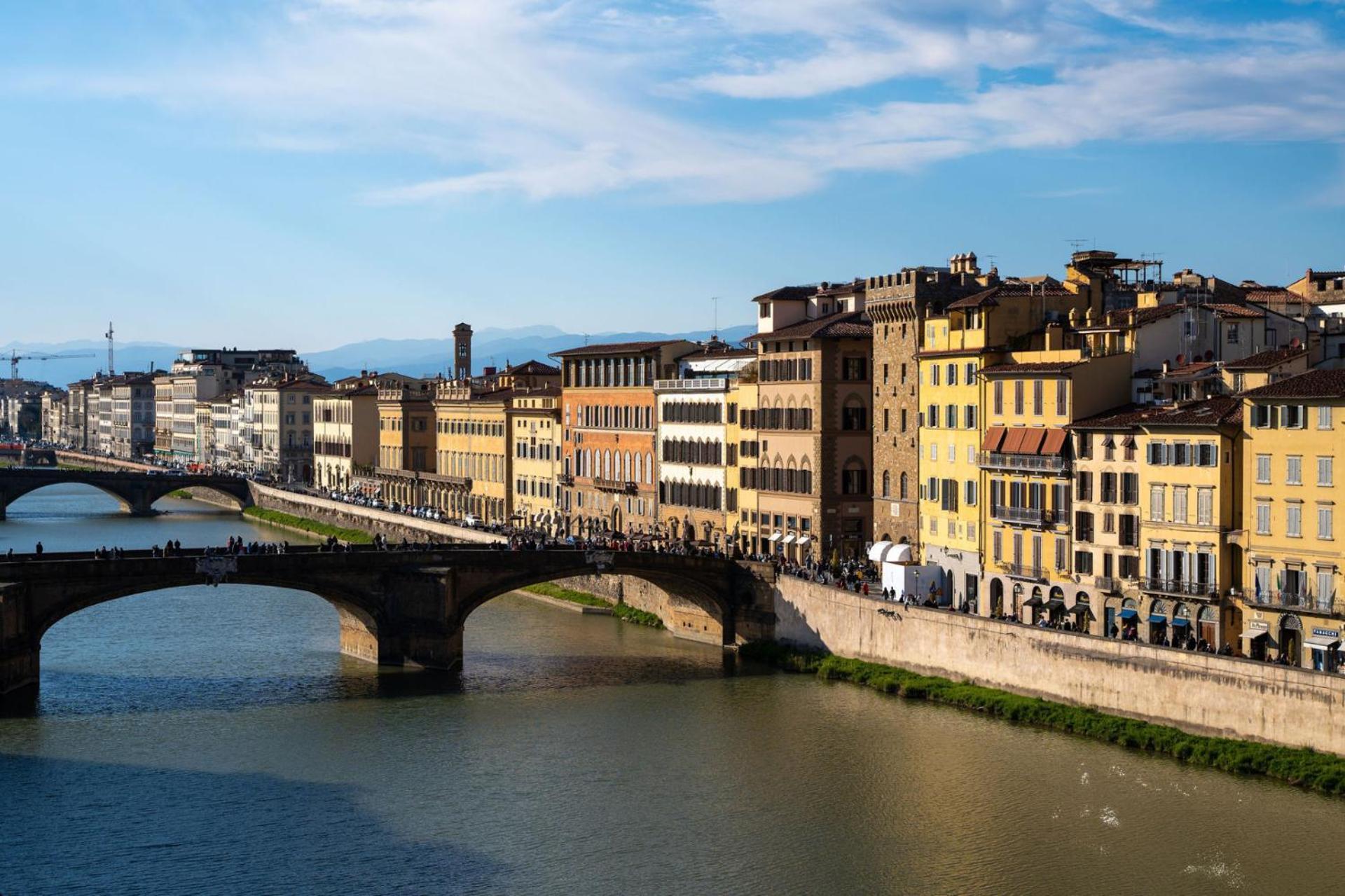 - Luxury River With Terrace Apartamento Florencia